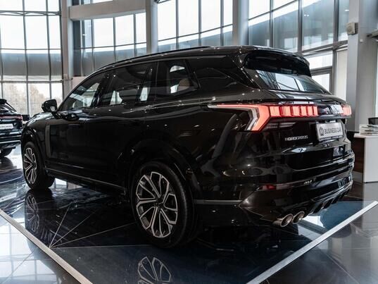 Lynk & Co 09